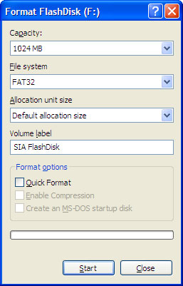 Windows の「Format FlashDisk (FlashDisk のフォーマット)」画面を示す図。
