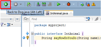 ソース・エディタのメイン・メニュー・バー。 緑色の左矢印をクリックするとDogクラスへ戻ることを示したカーソル。