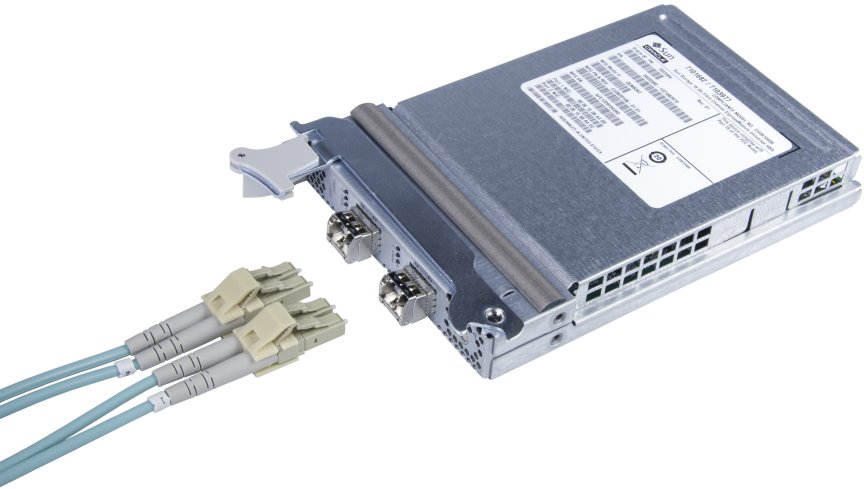 image:图中显示了如何将光缆连接到通用 HBA。