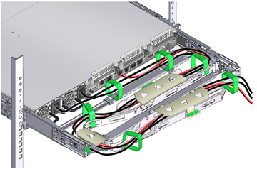 image:Illustration présentant l'acheminement des câbles via les chemins de câbles