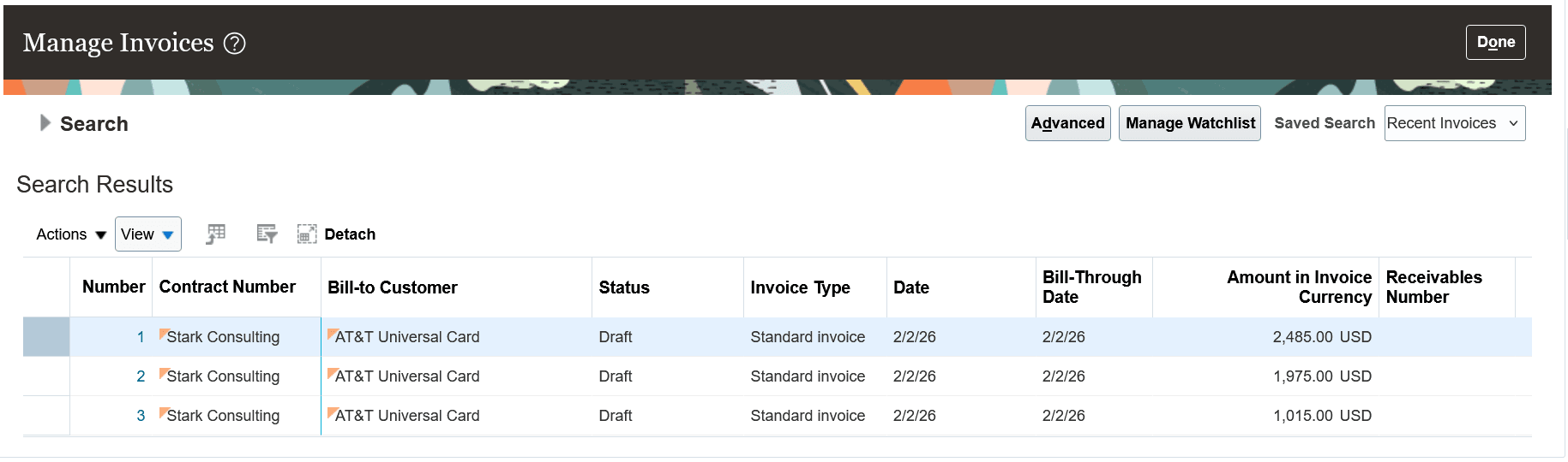 3つの請求書草案(Roger Lawson、Alex JohnsonおよびAmy Marlin用に1つずつ)が表示された「請求書の管理」ページ。