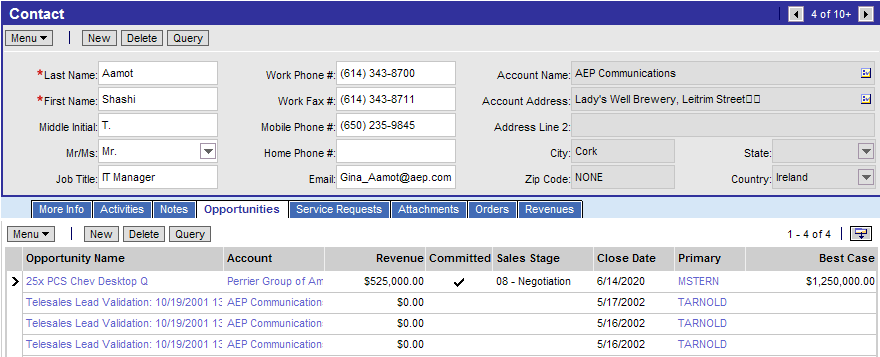 Master-Detail View: In this view, a single contact is associated with multiple opportunities.