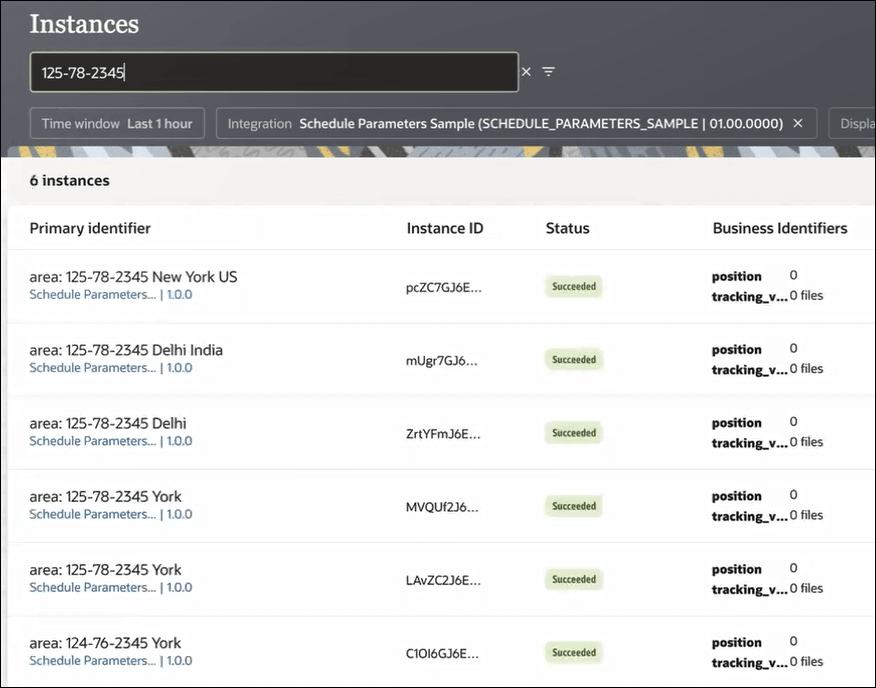 「インスタンス」ページには、上部に検索フィールドとフィルタ・アイコンが表示されます。 現在設定されているフィルタは、検索フィールドの下に表示されます。 この下には、プライマリ識別子、インスタンスID、ステータスおよびビジネス識別子の列を持つインスタンスの表があります。 