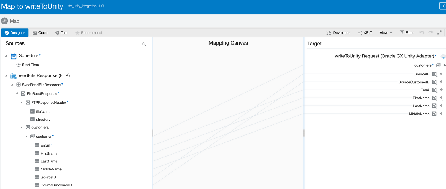 左上にwriteToUnity名へのマップが表示されます。 デザイナ、コード、テストおよび推奨リンクを次に示します。 右端には、開発者、XSLT、ビューおよびフィルタ・リンクがあります。 ソース、マッピング・キャンバスおよびターゲット領域を次に示します。 ソース要素のcustomerが展開され、ターゲット顧客要素にマップされた要素が表示されます。 