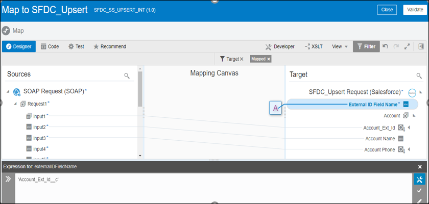 マッパーには、デザイナ、コード、テストおよび推奨タブが表示されます。 右側には、Developer、XSLT、View、Filterおよび4つのリンクがあります。 下にはソース、マッピング・キャンバスおよびターゲット・セクションがあります。 その下には「式ビルダー」セクションがあります。 実際のソースからターゲットへのマッピングは、イメージの上に説明されています。 マッパーには、デザイナ、コード、テストおよび推奨タブが表示されます。 右側には、Developer、XSLT、View、Filterおよび4つのリンクがあります。 下にはソース、マッピング・キャンバスおよびターゲット・セクションがあります。 その下には「式ビルダー」セクションがあります。 実際のソースからターゲットへのマッピングは、イメージの上に説明されています。