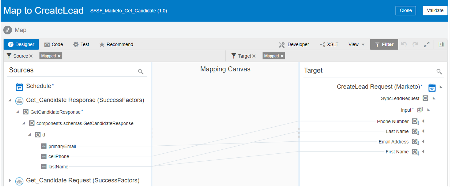 マップ・アイコンが左上に表示されます。 この下には、デザイナ、コード、テストおよび推奨(無効)オプションがあります。 この下にはソース・セクションがあります。 エレメントは、ターゲット・セクションのエレメントにマッピングされます。 中央には「マッピング・キャンバス」セクションがあります。 右側にはターゲット・セクションがあり、マップされた要素が表示されます。 ターゲット・セクションの上部には、開発者、XSLT、表示およびフィルタ・アイコンがあります。 右側には、4つの追加のアイコンがあります。 右上には閉じるボタンがあります。 