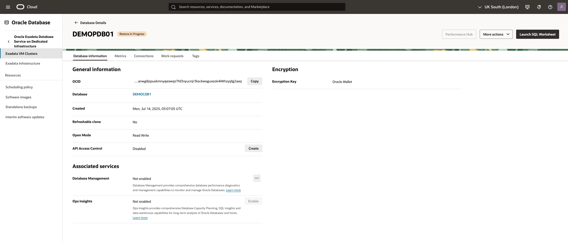 In diesem Screenshot wird gezeigt, wie Sie den Status des Wiederherstellungsprozesses der Exadata-Datenbank (PDB) anzeigen.