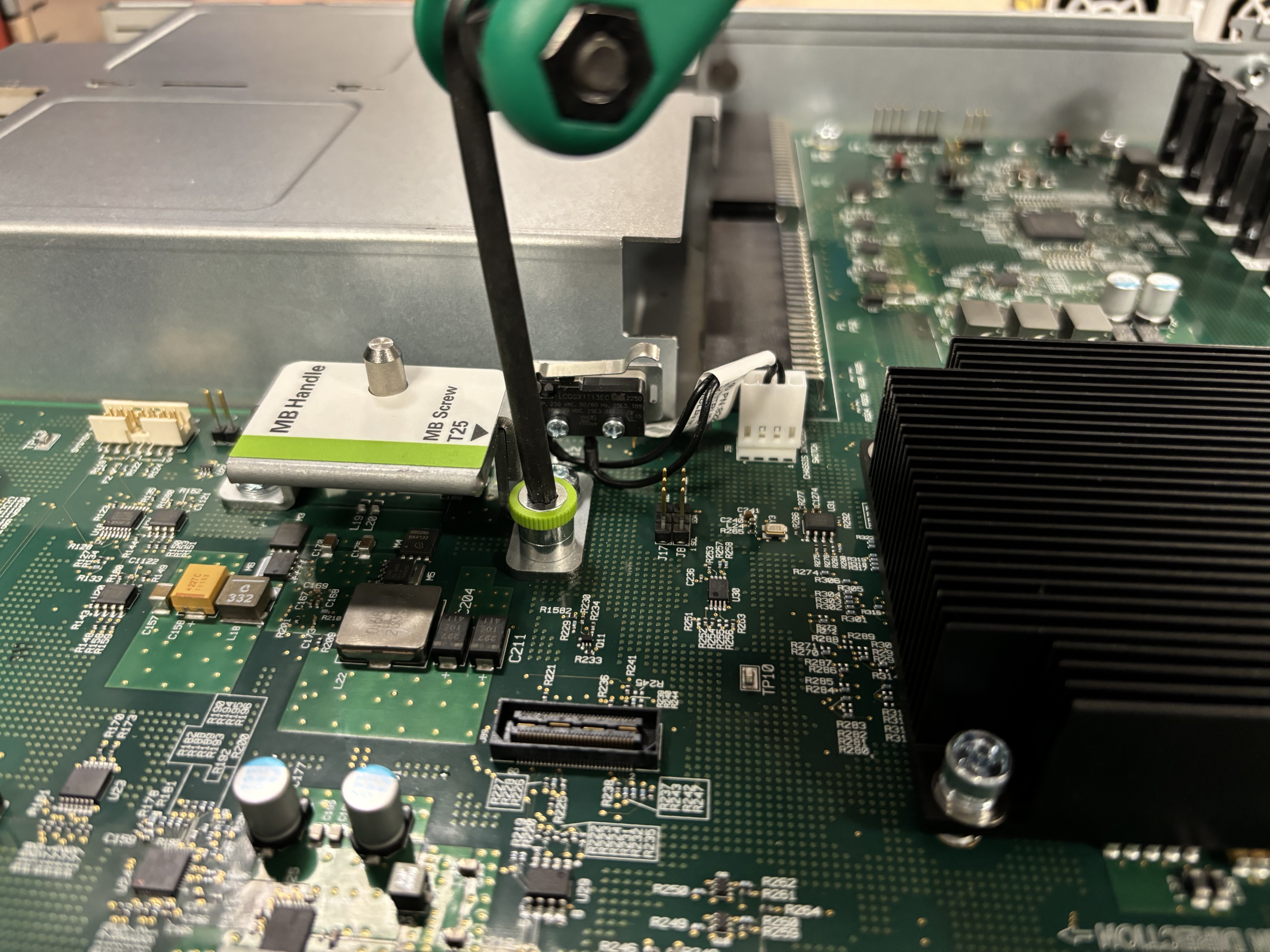 loosen captive screw