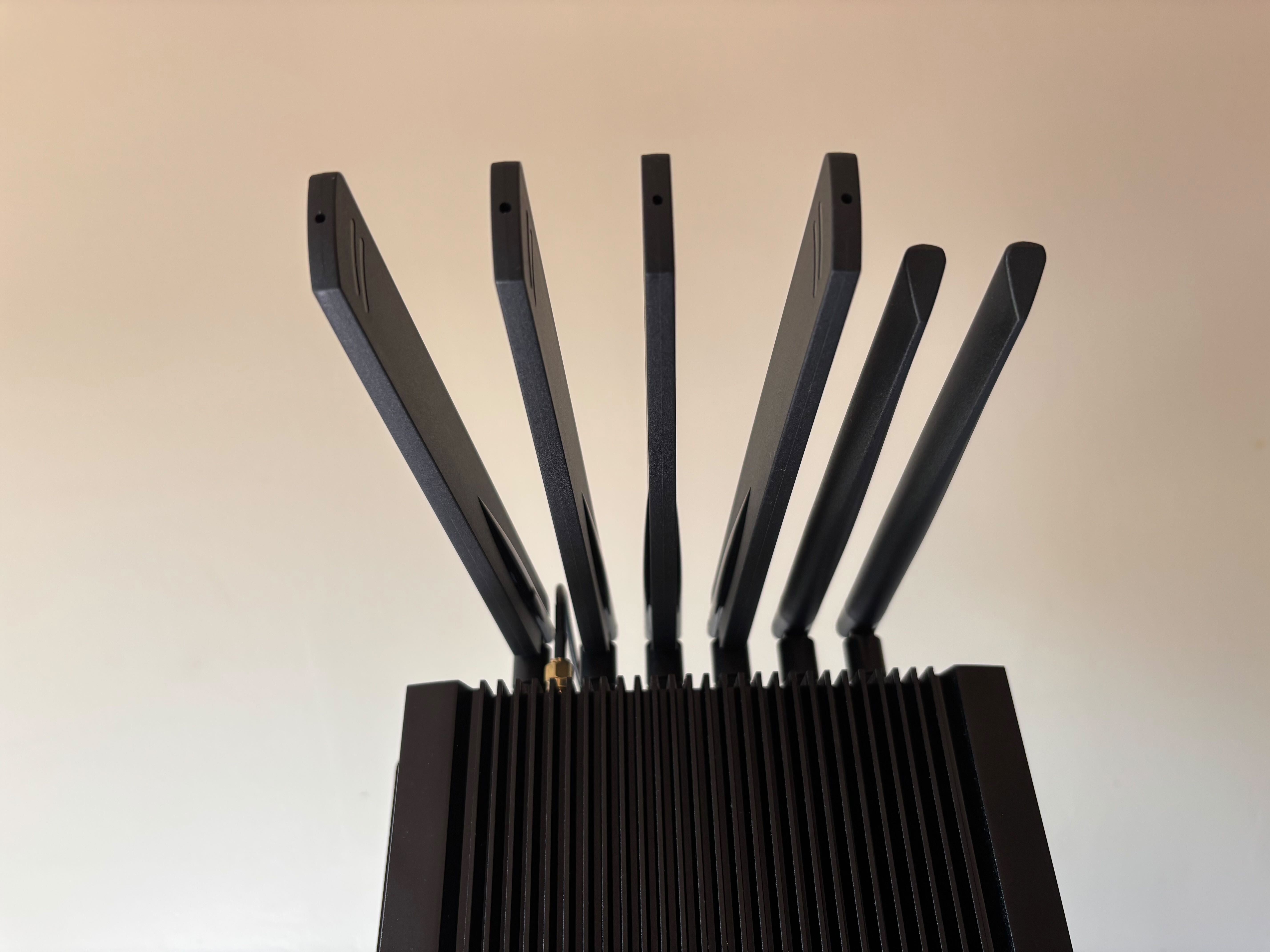 This picture shows the top view with all the antennas connected.