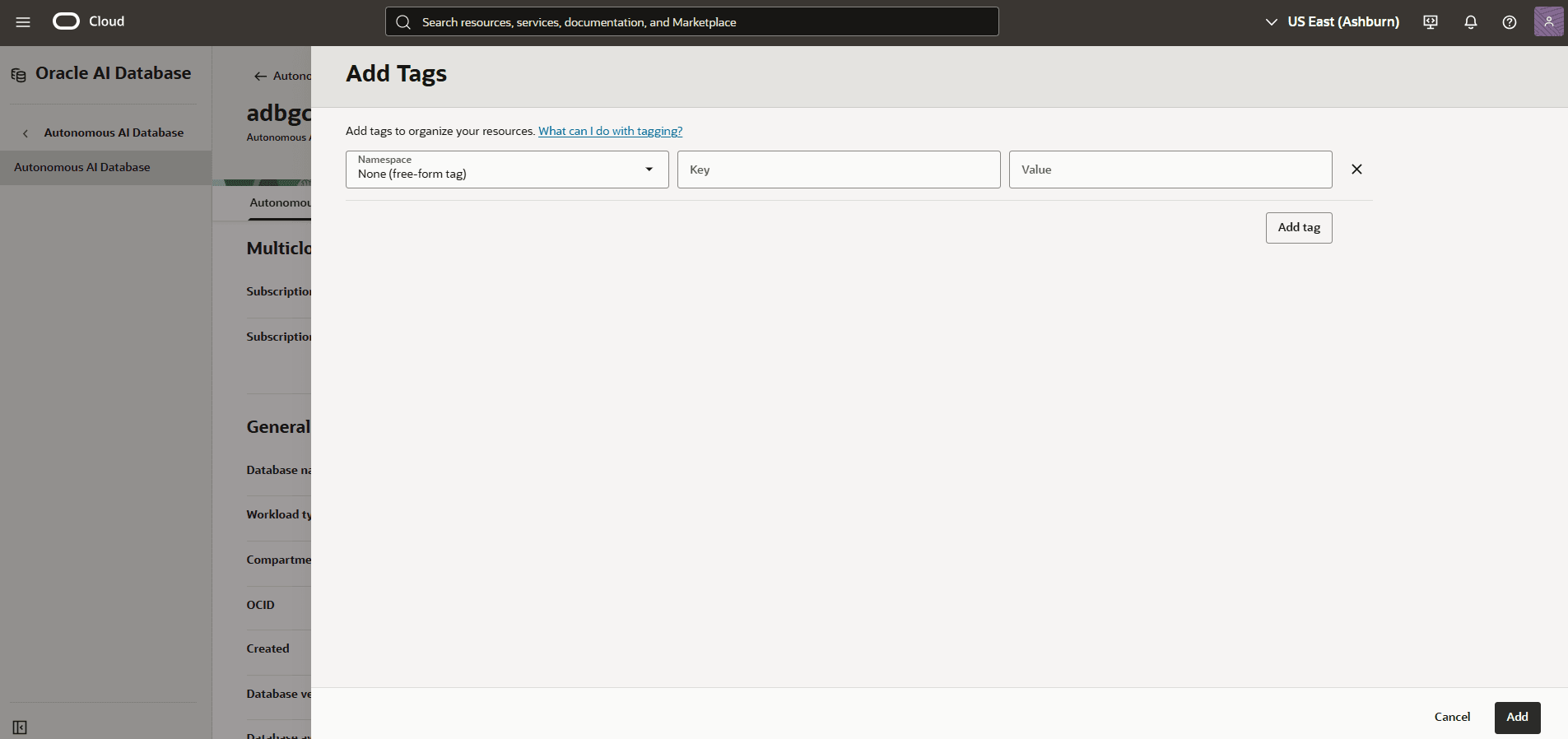 En la captura de pantalla se muestran los pasos para modificar una base de datos de IA autónoma.