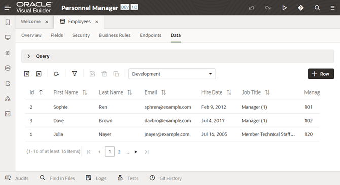 Excel 工作簿中包含員工資料的資料表，例如姓名、電子郵件、部門及僱用日期。